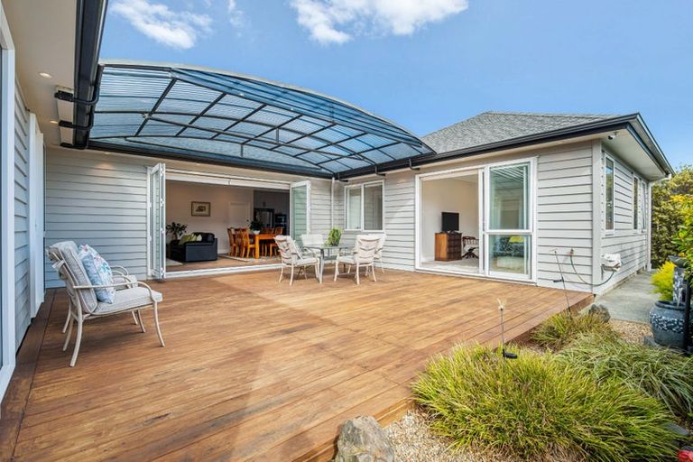 Photo of property in 15 Flavell Drive, Orewa, 0931