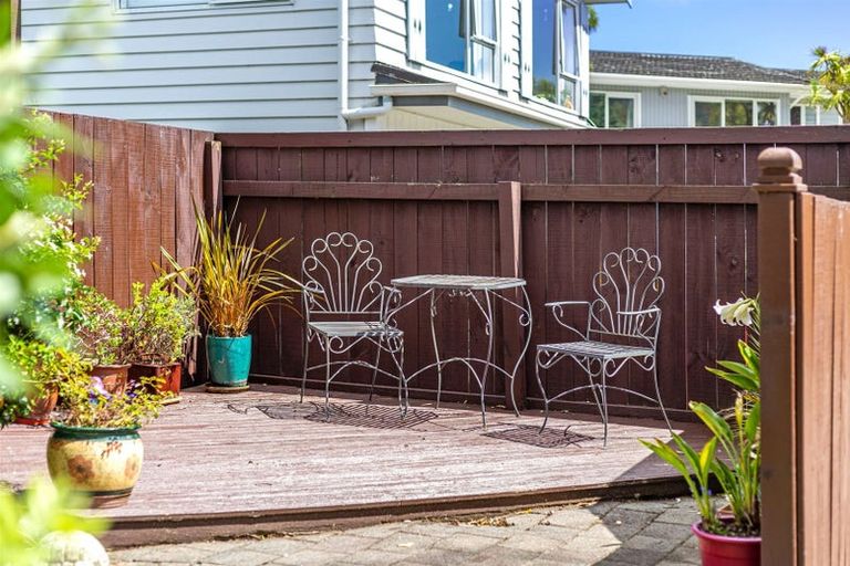 Photo of property in 20 Cassley Crescent, Papakowhai, Porirua, 5024