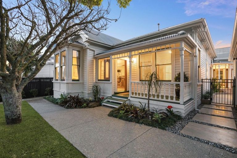 Photo of property in 5 Huia Street, Devonport, Auckland, 0624