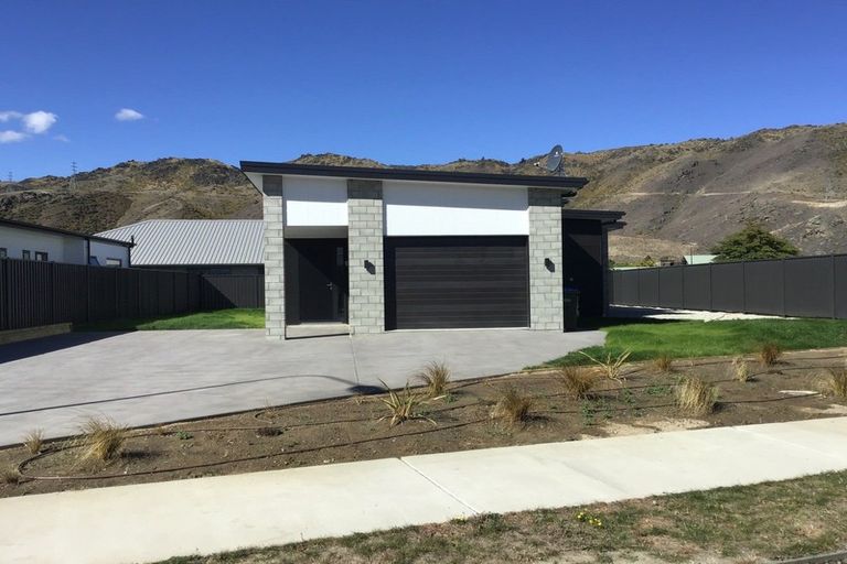 Photo of property in 1 Bradford Street, Cromwell, 9310