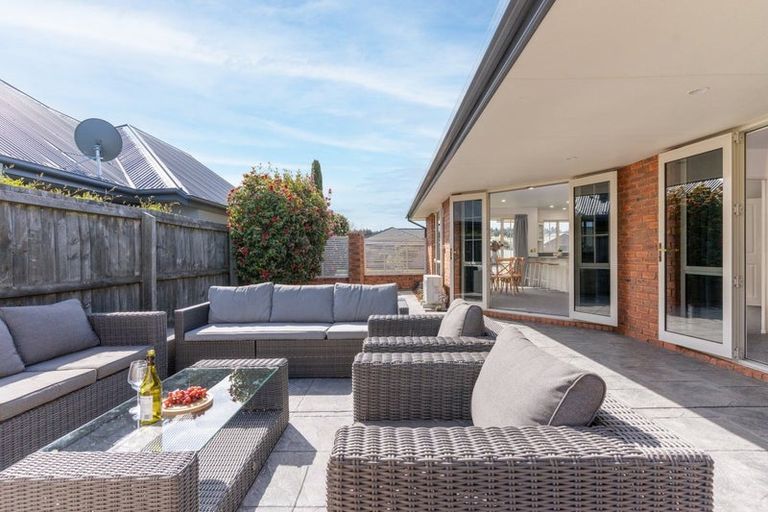 Photo of property in 72 Broadhaven Avenue, Parklands, Christchurch, 8083