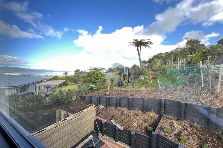 Photo of property in 123 Normandale Road, Normandale, Lower Hutt, 5010