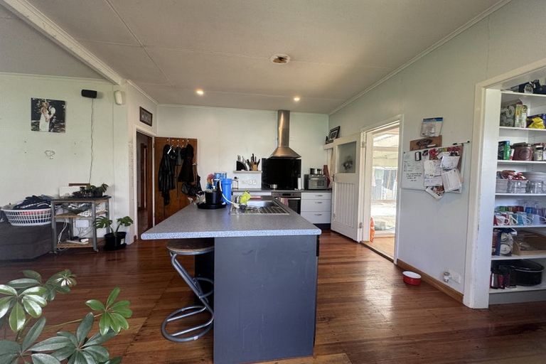 Photo of property in 13 Lyon Street, Marton, 4710