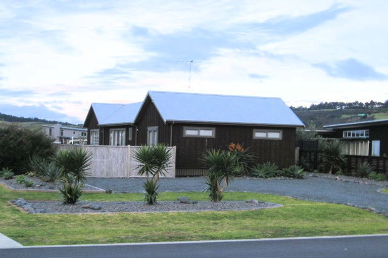 Photo of property in 45 Tohora Crescent, Omaha, 0986