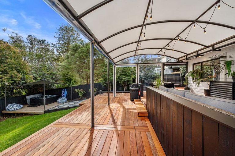 Photo of property in 51 Makiri Street, Helensville, 0800