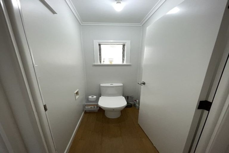 Photo of property in 17 Camelot Place, Glenfield, Auckland, 0629