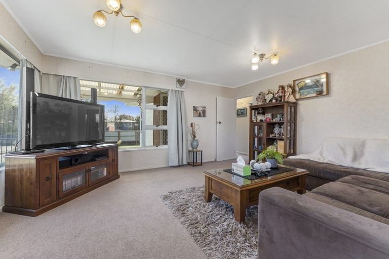 Photo of property in 26 Dunk Place, Milson, Palmerston North, 4414