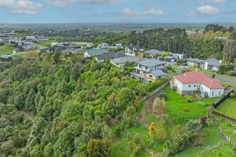 Photo of property in 71 Cashmere Drive, Fitzherbert, Palmerston North, 4410