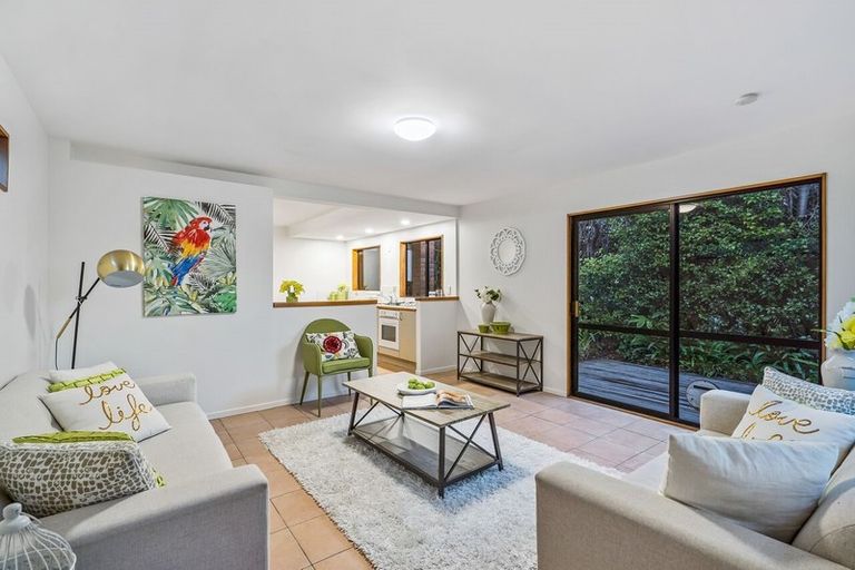 Photo of property in 2/6 County Road, Torbay, Auckland, 0630