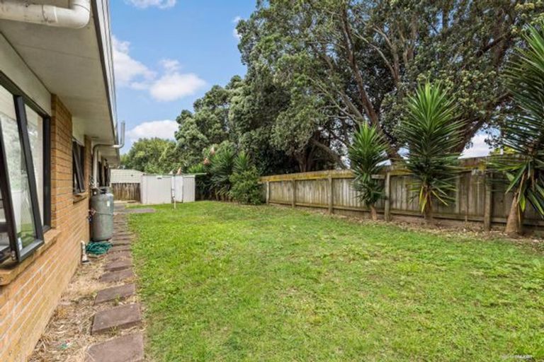 Photo of property in 6 Glenveagh Park Drive, Manurewa, Auckland, 2102