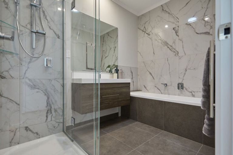 Photo of property in 44 Karepiro Drive, Stanmore Bay, Whangaparaoa, 0932