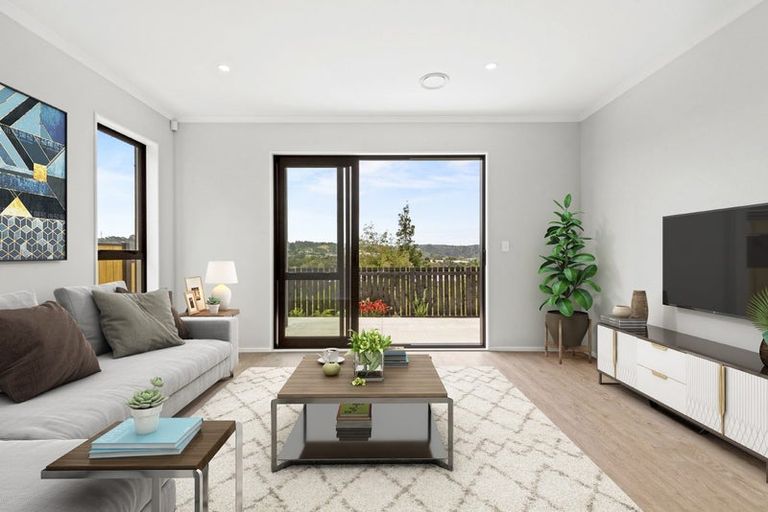 Photo of property in 1/1 Parapara Place, Albany, 0632