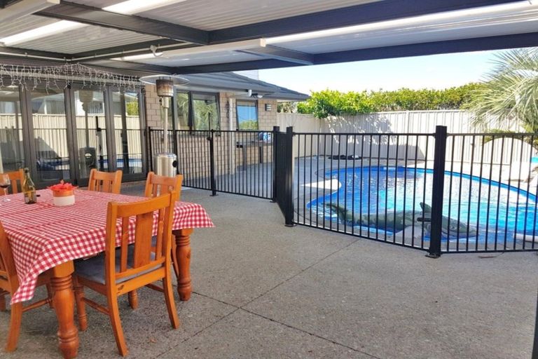 Photo of property in 116 Barbados Way, One Tree Point, 0118