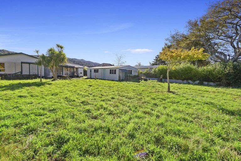 Photo of property in 4/5 Westminster Road, Wainuiomata, Lower Hutt, 5014