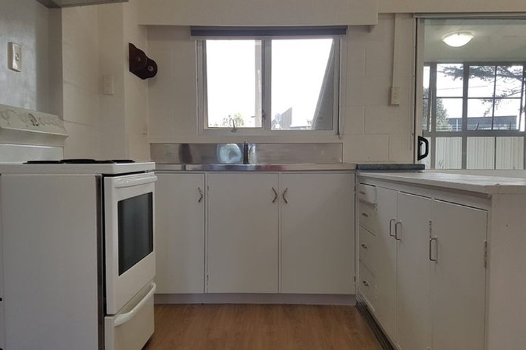 Photo of property in 15 Colin Wild Place, Glenfield, Auckland, 0629