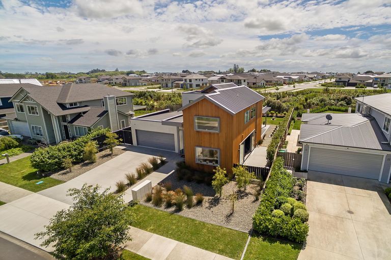 Photo of property in 17 Bayvista Drive, Karaka, Papakura, 2113