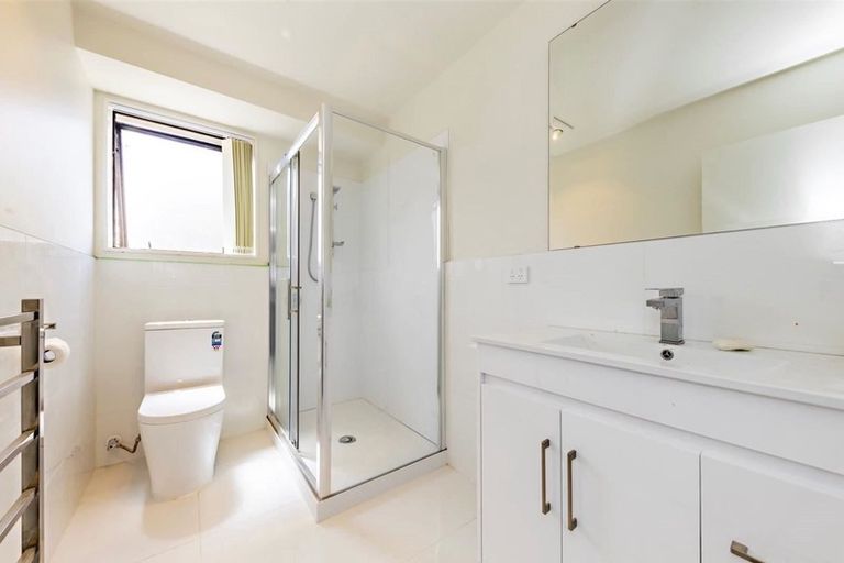 Photo of property in 1/149 Te Irirangi Drive, Flat Bush, Auckland, 2019