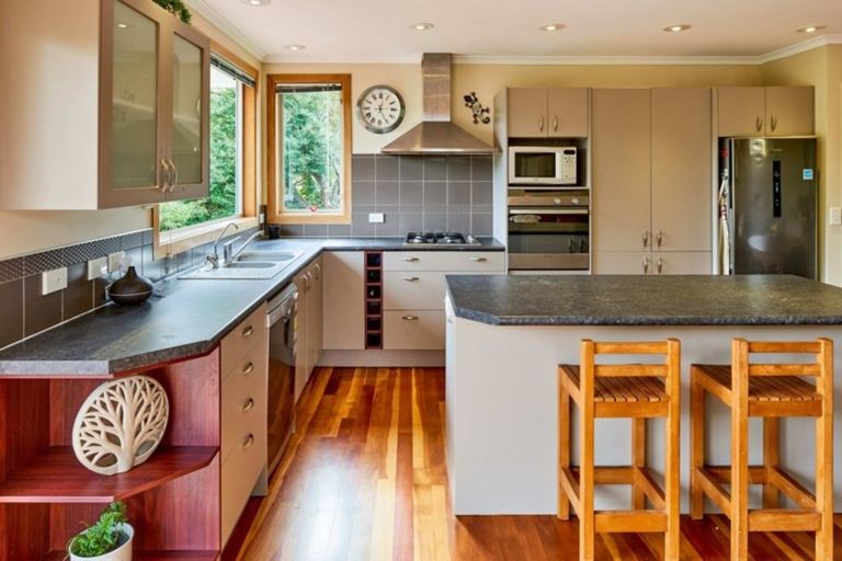 Photo of property in 10 Vista Grove, Kelson, Lower Hutt, 5010