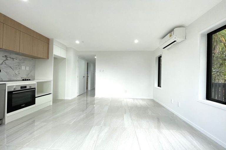 Photo of property in 8/7 Glen Road, Ranui, Auckland, 0612