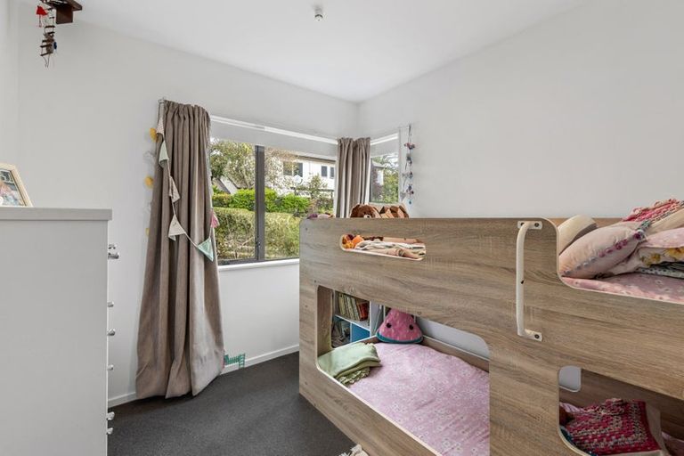 Photo of property in 16 Monkton Close, Greenhithe, Auckland, 0632