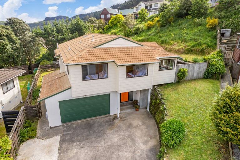 Photo of property in 14 Cullen Place, Tawa, Wellington, 5028