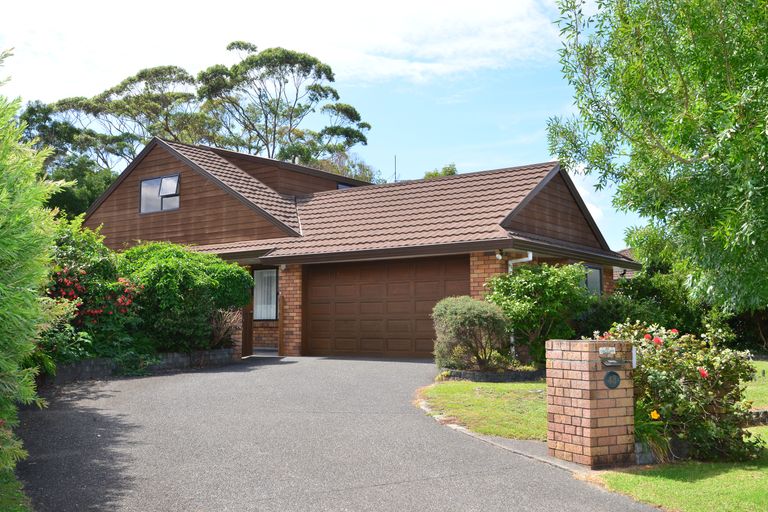 Photo of property in 48 Maygrove Drive, Orewa, 0931