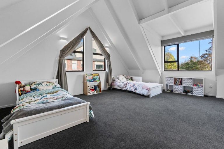Photo of property in 79 Kinmont Crescent, Kinmont Park, Mosgiel, 9024