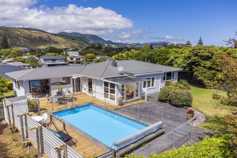 Photo of property in 138 Arawhata Road, Paraparaumu, 5032