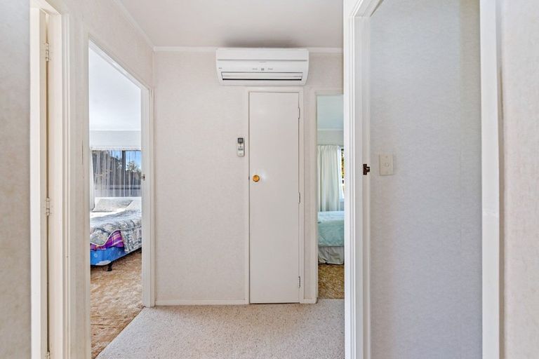 Photo of property in 10 Campbell Place, Pukehangi, Rotorua, 3015