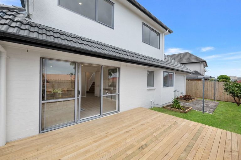 Photo of property in 2/10 Casabella Court, Northpark, Auckland, 2013