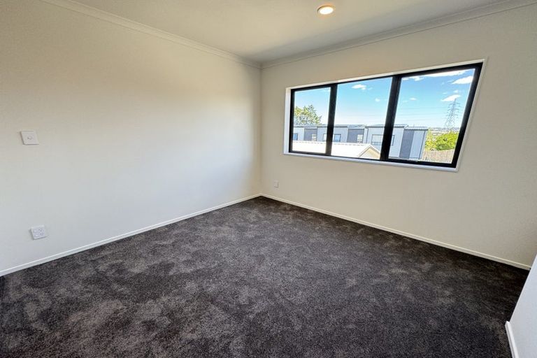 Photo of property in 22c Toru Street, Te Atatu Peninsula, Auckland, 0610
