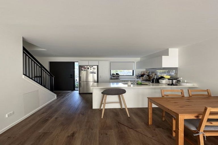 Photo of property in 10 Rara Lane, Manukau, Auckland, 2104