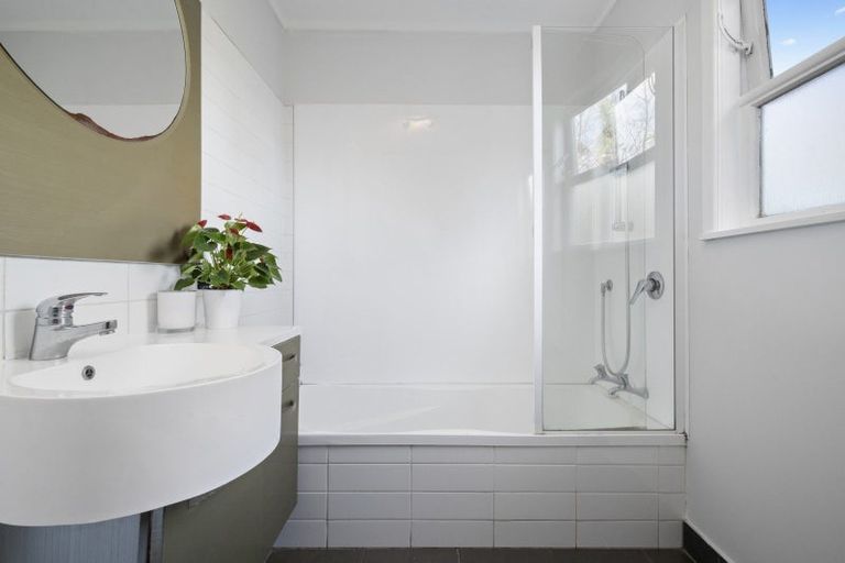 Photo of property in 16 Short Street, Papakura, 2110