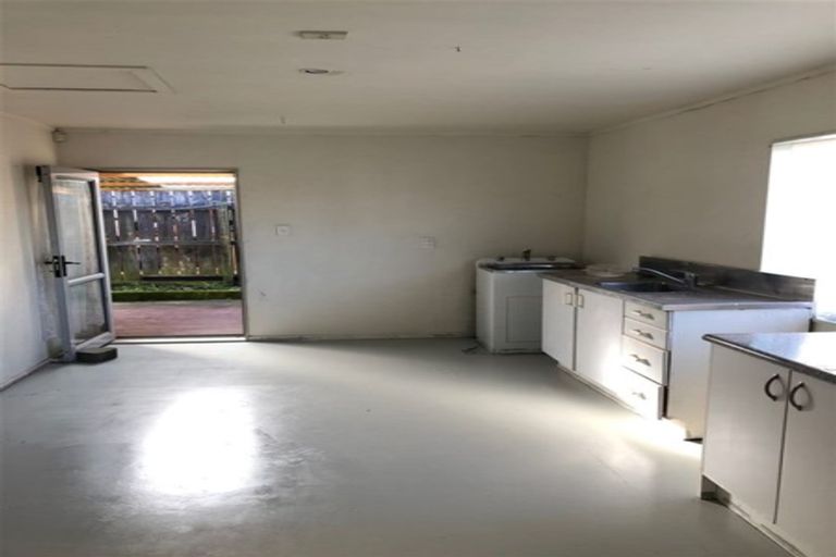 Photo of property in 39 Robert Skelton Place, Clendon Park, Auckland, 2103