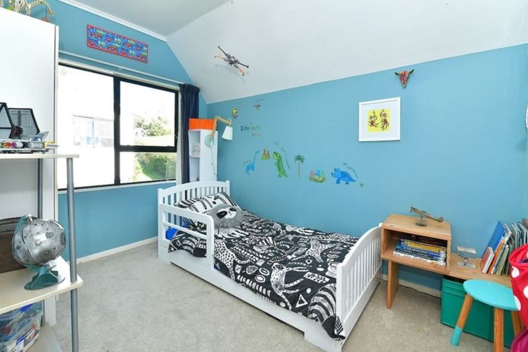 Photo of property in 1 Inca Place, Snells Beach, 0920