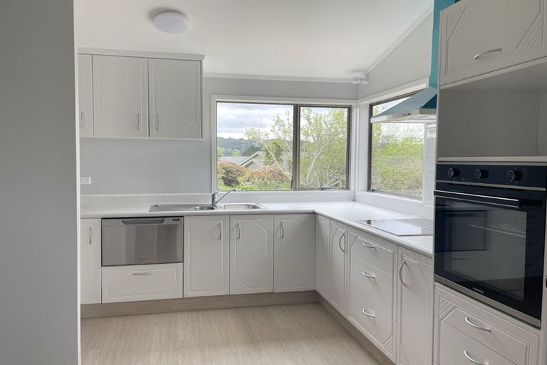 Photo of property in 69 Sunny Crescent, Huapai, Kumeu, 0810