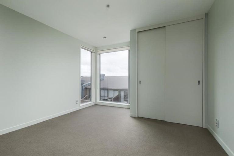 Photo of property in Portal Apartments, 6c/42 Cable Street, Te Aro, Wellington, 6011