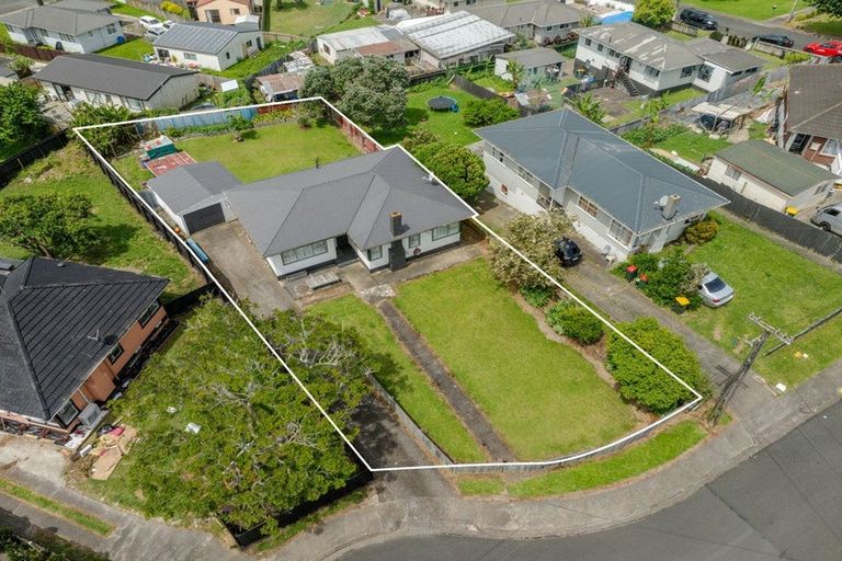Photo of property in 5 Leonard Place, Otara, Auckland, 2023