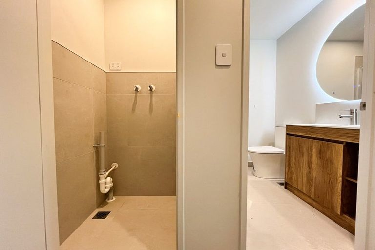 Photo of property in 12/9 Aeroview Drive, Beach Haven, Auckland, 0626