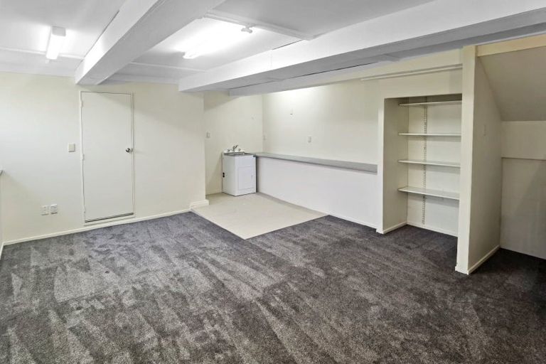 Photo of property in 15 Walnut Lane, Browns Bay, Auckland, 0630