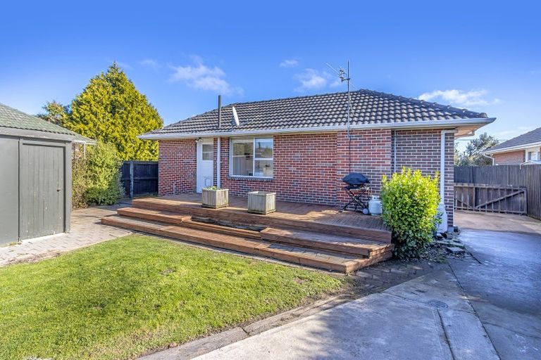 Photo of property in 15 Wingate Street, Redwood, Christchurch, 8051