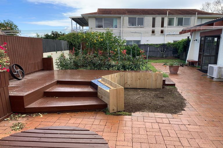 Photo of property in 2 Bramley Drive, Farm Cove, Auckland, 2012