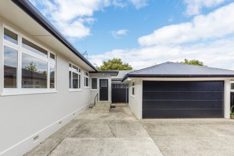 Photo of property in 74 Ihaka Street, Hokowhitu, Palmerston North, 4410