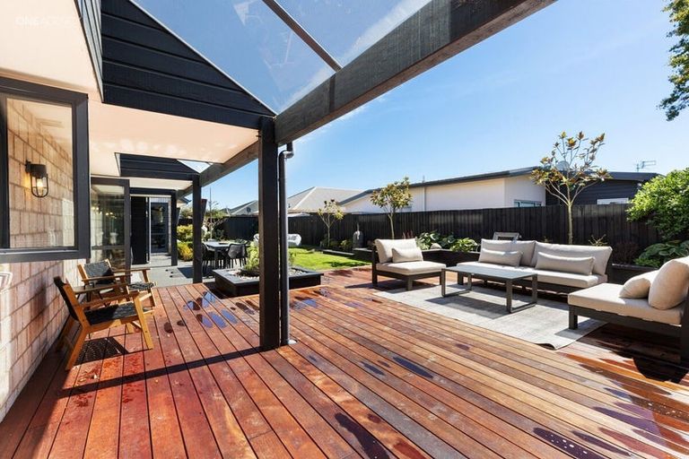 Photo of property in 8 Cunneen Place, Aidanfield, Christchurch, 8025