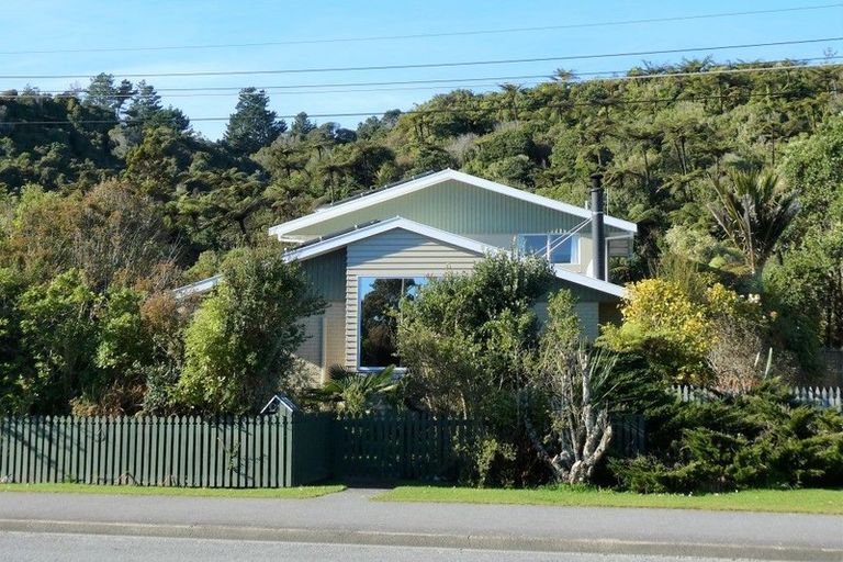Photo of property in 51 Main South Road, Karoro, Greymouth, 7805