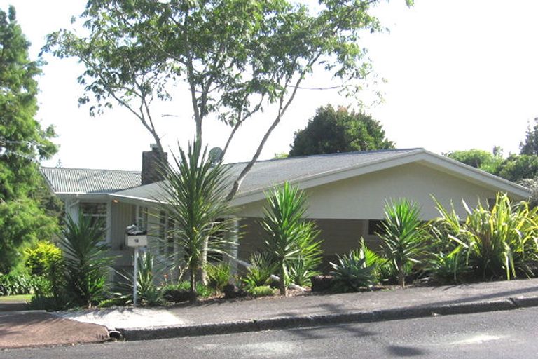 Photo of property in 13 Catrina Avenue, Birkenhead, Auckland, 0626