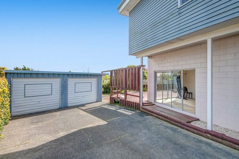 Photo of property in 330 East Coast Road, Sunnynook, Auckland, 0632