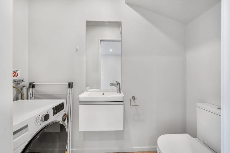 Photo of property in 74b Stanley Road, Glenfield, Auckland, 0629