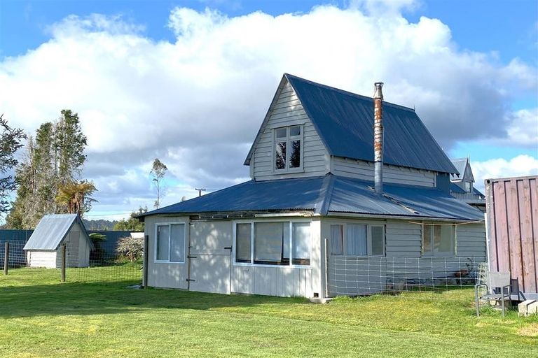 Photo of property in 21 Greenstone Road, Kumara, 7832