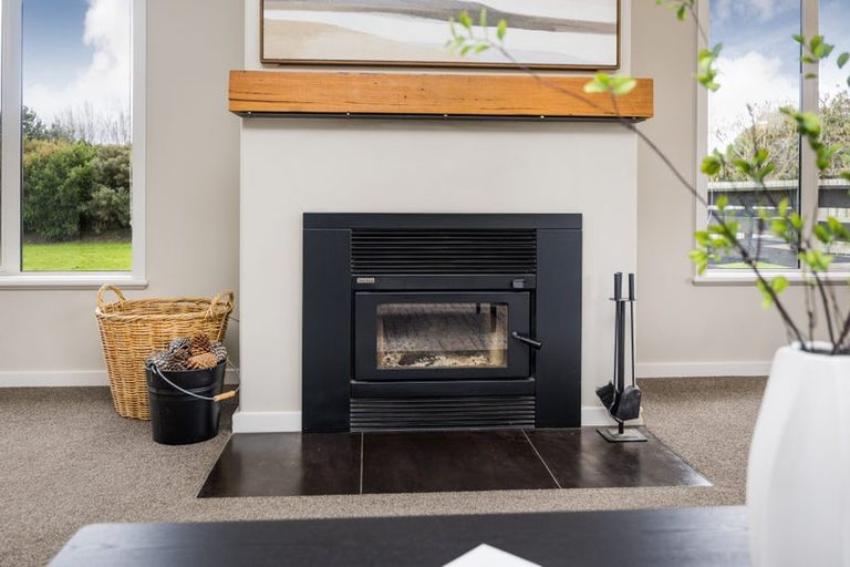 Photo of property in 75 Reid Line West, Feilding, 4777